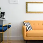 1597-3 Studio Upper East Side Apt W&D In Unit