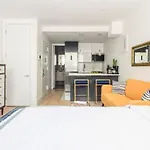 1597-3 Studio Upper East Side Apt W&D In Unit