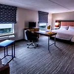 Hampton Inn & Suites Staten Island