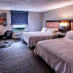 Hampton Inn & Suites Staten Island