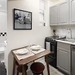 Cozy And Modern One-Bedroom Apartment