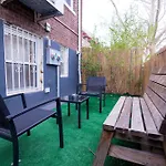 C8 Crown 1 Bedroom Apartment