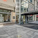 1Br Nr Times Sq W Indoor Pool Doorman Nyc-50
