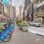 1Br Nr Times Sq W Indoor Pool Doorman Nyc-50