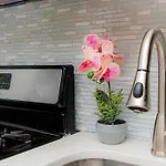 Luxury 6Br Home In Brooklyn