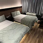 Hotel Mirage Brooklyn