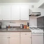Chic 3Br With 3 Beds And 1 Bath Steps From The Vibrant Stone Street District