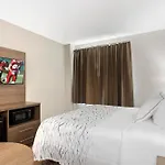Red Roof Inn Plus Jamaica, Ny - Jfk Airport
