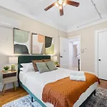Artful 3 Bdr And Private Patio Near Subway And Stadium At \