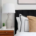 78-3C Newly Renovated 1Br Wd Walk 2 Central Park