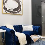 78-1B New 1Br Prime Ues Wd In Unit