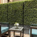 Artezen Hotel