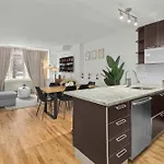 Spacious 2Br Steps From Times Square & Broadway