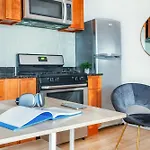 102-1A Best Value 2Br Apt Near Central Park