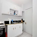 Spacious Upper East Side Studio