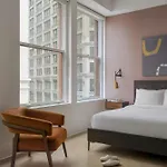 Flatiron Hotel, Sonder