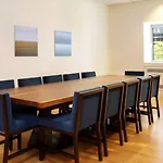 Global Luxury Suites At 777 6Th Avenue