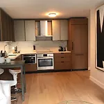 Exquisite 2 Bedroom 2 Baths All Modern And High End Furniture