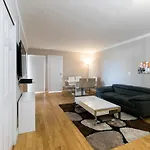3 Bedrooms Apartment With Private Balcony By Central Park