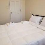 Brooklyn 3 Bedroom 1 Bathroom 8 Minutes To Subway 30 Minutes To Manhattan