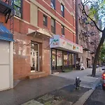 Manhattan Lodging