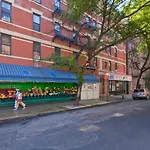 Manhattan Lodging
