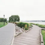 Riverside Terrace By Onefinestay