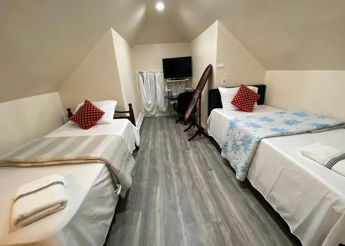 A Nice Room In Queens