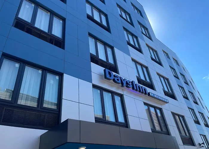 Days Inn By Wyndham Bronx Nyc