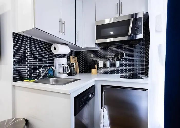 69-2D Stylish Lower East Side 1Br Apt Brand New
