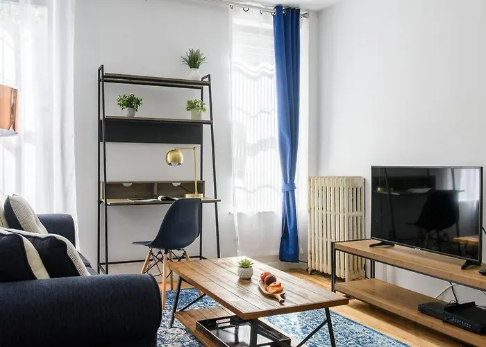 428-3R Spacious Prime Midtown 2Br Newly Furnished