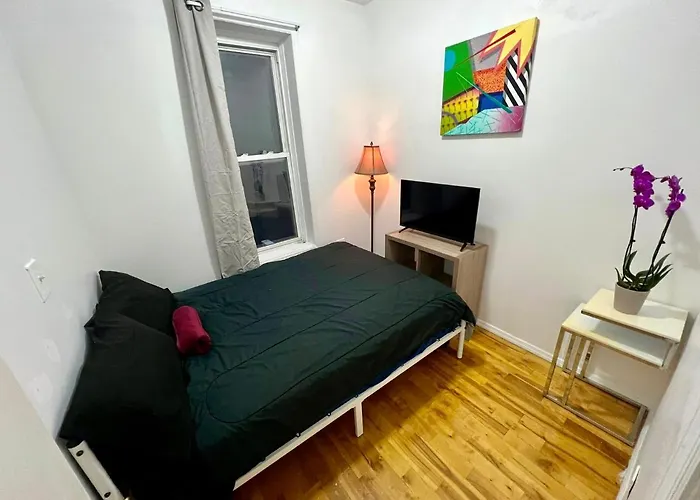 Private Bedroom In A Shared 2 Bedrooms Apartament - 1 Stop To Manhattan And 2 Stops Brooklyn