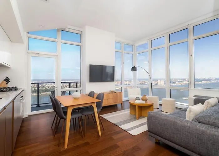 Stunning Apartment By Time Square & Hudson Yards