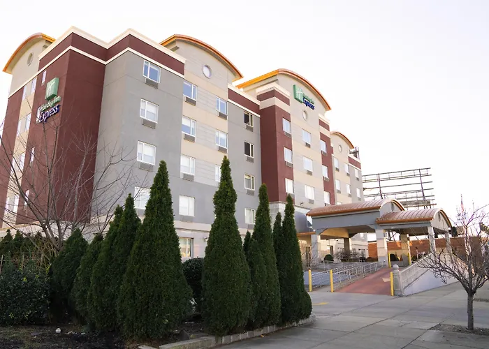 Holiday Inn Express Maspeth By Ihg