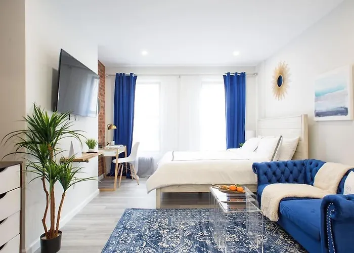 240-15 Luxury Studio Prime Location W&D