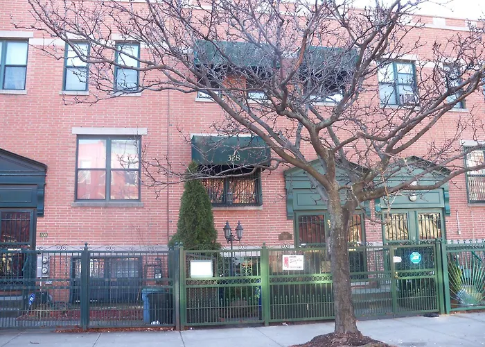 Booking.Com Exxlusive: Fully Furnished One Bedroom Entire Apartment With Full Size Bed. For One Person Or Couple, Soulmate Positive Friendship
