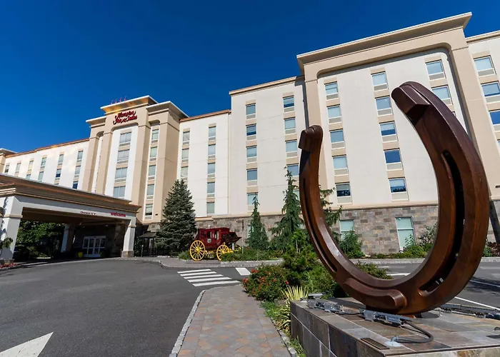 Hampton Inn & Suites Staten Island