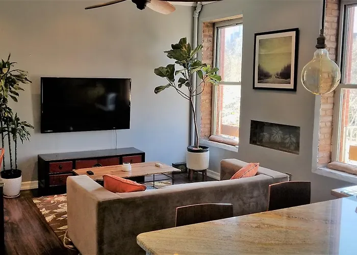 Big Renovated Condo With Great Views