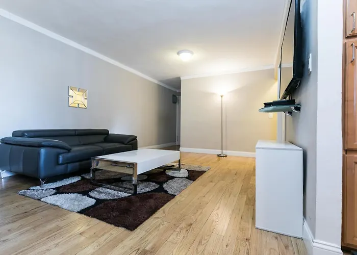 3 Bedrooms Apartment With Private Balcony By Central Park