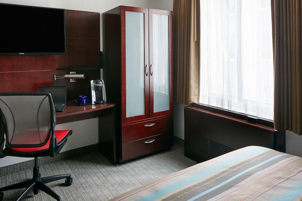 Doubletree By Hilton Midtown Fifth Ave Hotel
