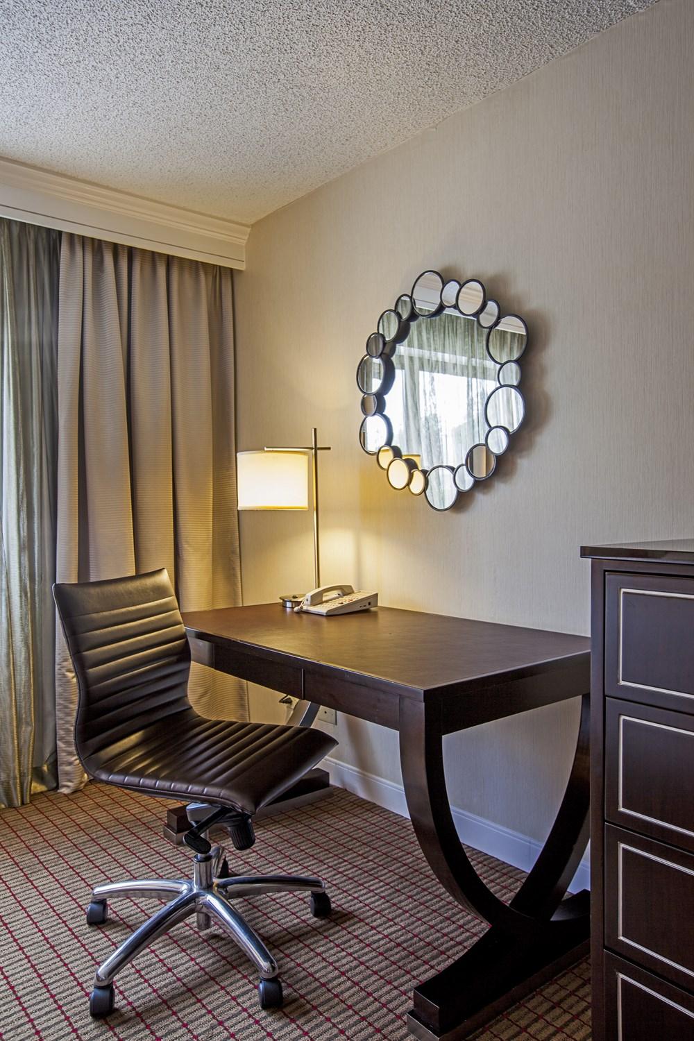 Doubletree By Hilton New York-laguardia 3*