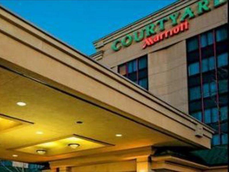 Courtyard By Marriott Laguardia Airport 3*