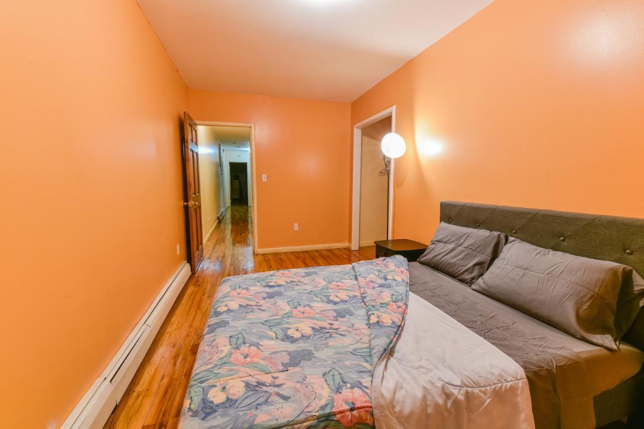 Brooklyn Blue Ridge Manor: Exquisite 4 Bedroom, 2.5 Bathrooms With A Appeal Apartment