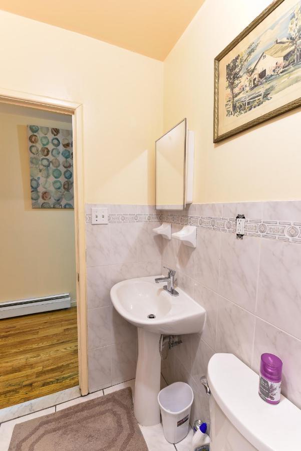 Brooklyn Blue Ridge Manor: Exquisite 4 Bedroom, 2.5 Bathrooms With A Appeal Apartment