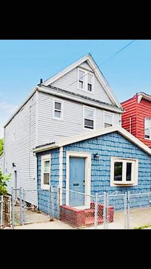 Homestay Brooklyn Blue House