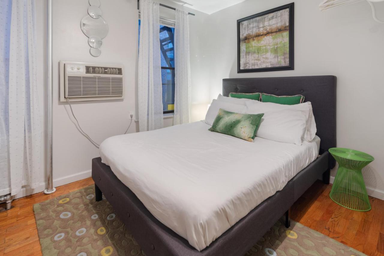 Elevate At Times Square Apartment *
