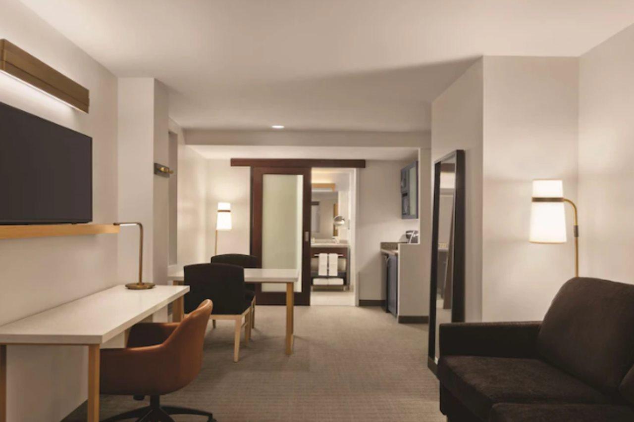 Doubletree By Hilton Midtown Fifth Ave Hotel