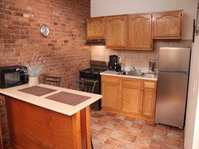 Upper Yorkville Apartments *