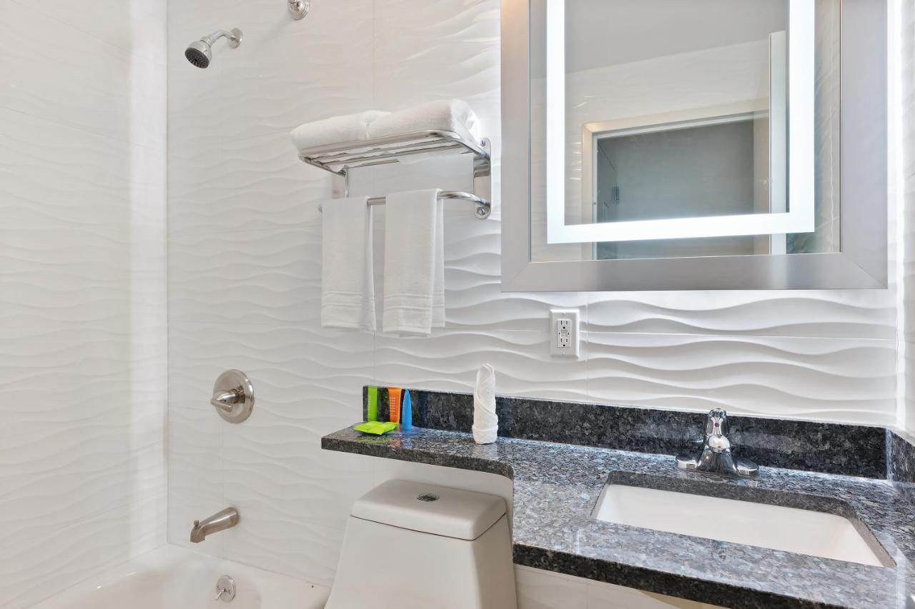 Casa Blanca Brooklyn 3*