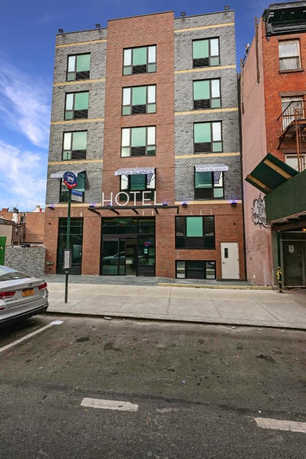 Casa Blanca Brooklyn Hotel 3*